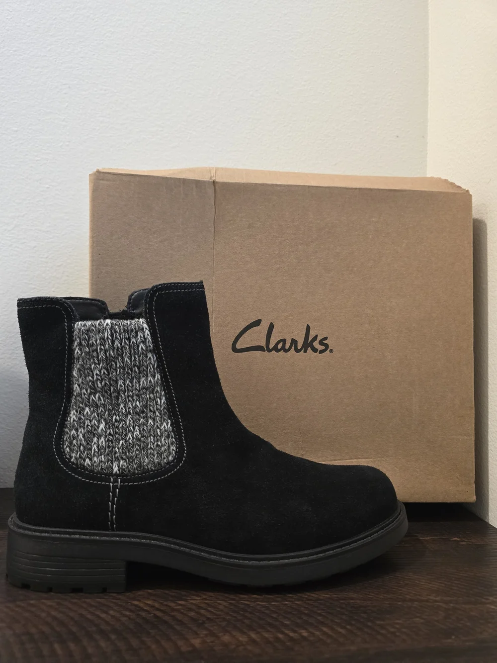 Clarks Opal Sky Women's Black Suede Chelsea Ankle Boots Gray Knit Panel Size 9